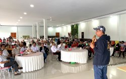 Kukuhkan Pengurus IKA SMAN 6 Makassar, Rudianto Lallo Instruksikan Bantu Lansia dan Anak Terlantar