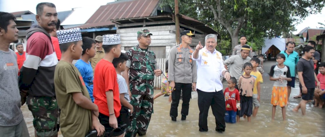 Pantau Banjir, Bupati Pinrang&nbsp;Minta Warga Tetap Waspada