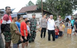 Pantau Banjir, Bupati Pinrang&nbsp;Minta Warga Tetap Waspada