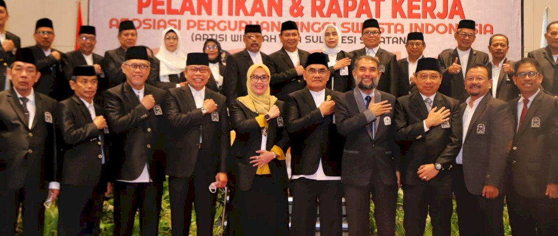 Ketua Umum APTISI Apresiasi Sosok Taufan Pawe Sebagai Alumni UMI Berprestasi