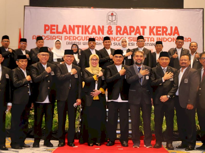 Ketua Umum APTISI Apresiasi Sosok Taufan Pawe Sebagai Alumni UMI Berprestasi