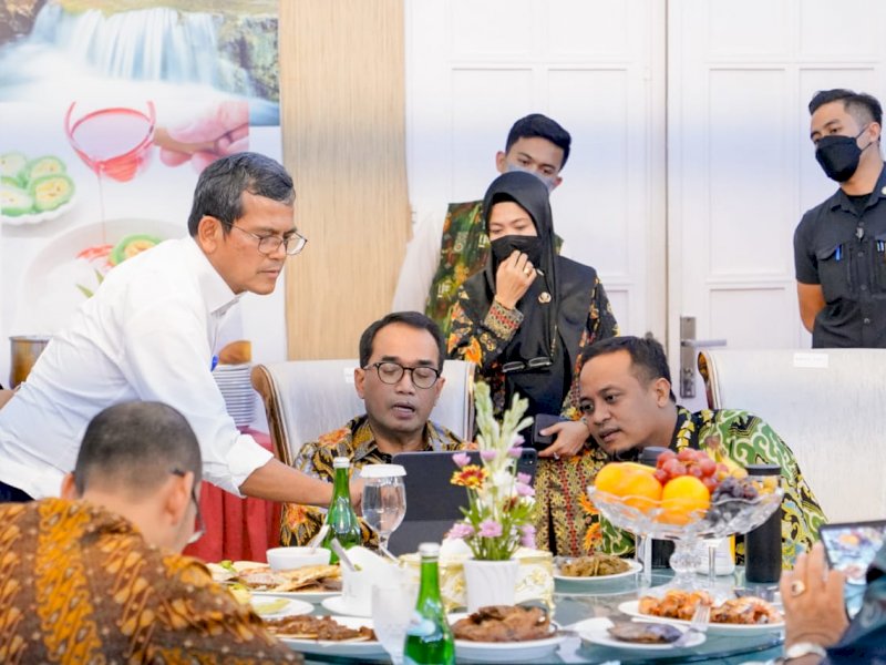 Menhub - Gubernur Sulsel Komitmen Kereta Api Beroperasi Oktober 2022