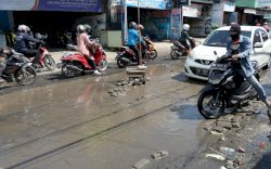 Lama Diabaikan, Kini Perbaikan Jalan Antang Jadi Rebutan