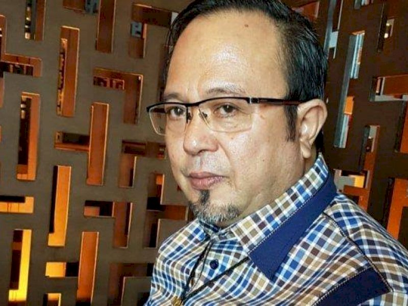 Nurdin Halid Cederai Keputusan Airlangga Hartarto