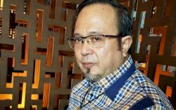 Nurdin Halid Cederai Keputusan Airlangga Hartarto