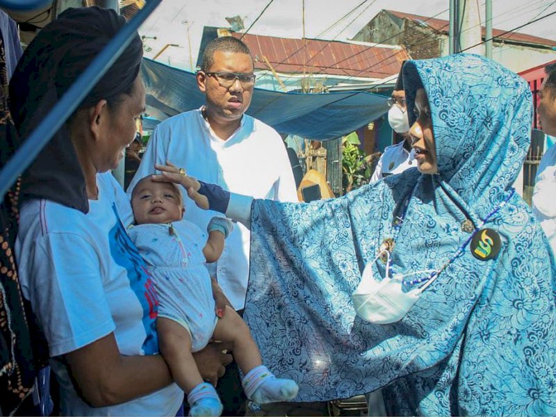 Kadinsos Makassar Terjun Langsung Sebarkan Bantuan Bagi Korban Kebakaran Jalan Sunu