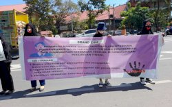 Viral Pelecehan yang Diduga Dilakukan Oknum Dosen UNM, Aliansi Tadika Mesra Gelar Aksi di depan Gedung Phinisi