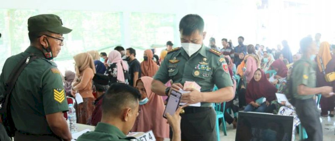 Dandim 1426/Takalar Pantau Penyaluran BLT Minyak Goreng