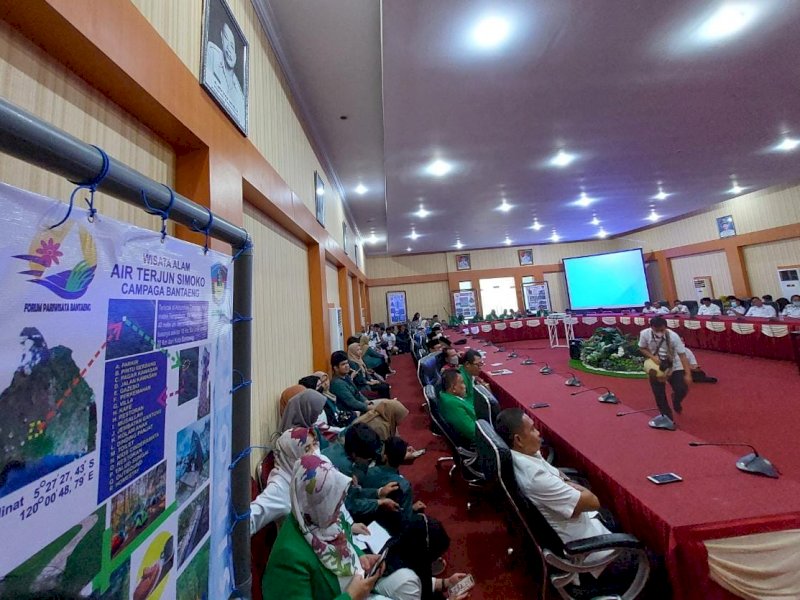 UMI Lepas 466 Mahasiswa untuk KKN Tematik Desa Wisata Program Disbudpar Sulsel 