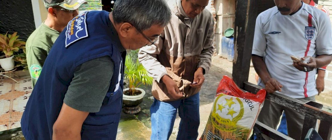 Plt Kepala Dinas TPHBun Sulsel, Imran Jausi, turun langsung melakukan pengecekan di lapangan, menindaklanjuti keluhan petani di Bulukumba.