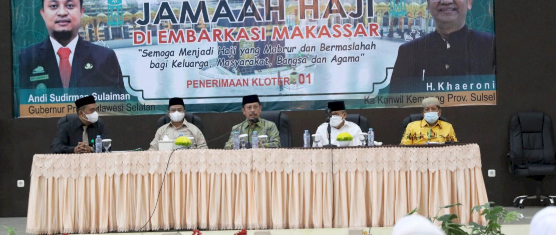 Lepas Jamaah Haji, Sekda Kota Makassar Ingatkan Jaga Kesehatan