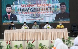 Lepas Jamaah Haji, Sekda Kota Makassar Ingatkan Jaga Kesehatan