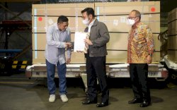 Sampai Dini Hari, Mentan SYL Pantau Kedatangan Vaksin PMK di Bandara Soekarno - Hatta