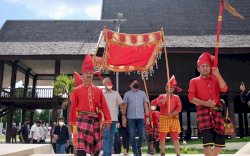 Ganjar Pranowo Takjub dengan Situs Istana Balla Lompoa Gowa