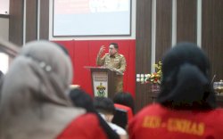 Kick Off Program Literasi Keuangan Mahasiswa KKN Unhas, Abdul Hayat Minta Mahasiswa Edukasi Masyarakat