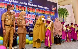 Naoemi Octarina Hadiri Pentas Seni dan Penamatan PAUD Insan Masagena