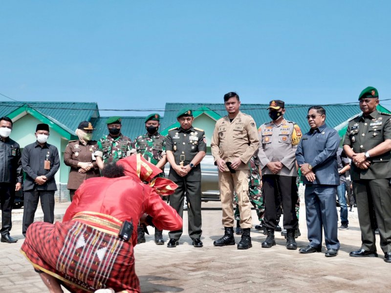 Bupati Gowa Serahkan Asrama Kodim ke Pangdam XIV Hasanuddin