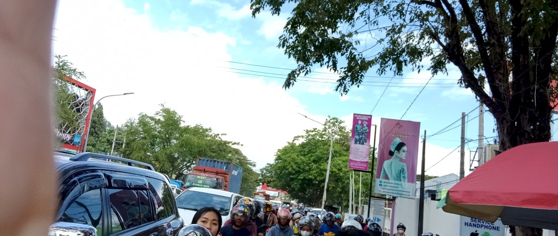 Jalan Sultan Alauddin Macet Parah Ini Jalan Alternatif nya! Jalan Sultan Alauddin Macet Parah Ini Jalan Alternatif nya!