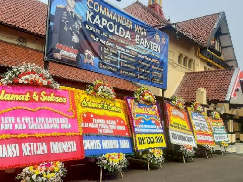 Tetapkan Nikita Mirzani Jadi Tersangka, Polresta Serang Kota Dipenuhi Karangan Bunga Terima Kasih 