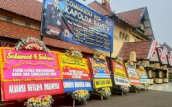 Tetapkan Nikita Mirzani Jadi Tersangka, Polresta Serang Kota Dipenuhi Karangan Bunga Terima Kasih 