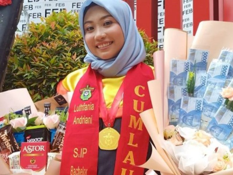 Sosok Luthfania, Alumni HI Unhas Penerima Bidikmisi yang Lulus Cumlaude dengan IPK Sempurna