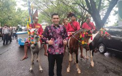 Uniknya Pasukan berkuda dan Julung- Julung Asal Takalar Pukau Warga Bone 