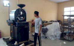 Pemprov Sulsel Salurkan Bantuan Mesin Pengolahan Kopi untuk IKM di Luwu