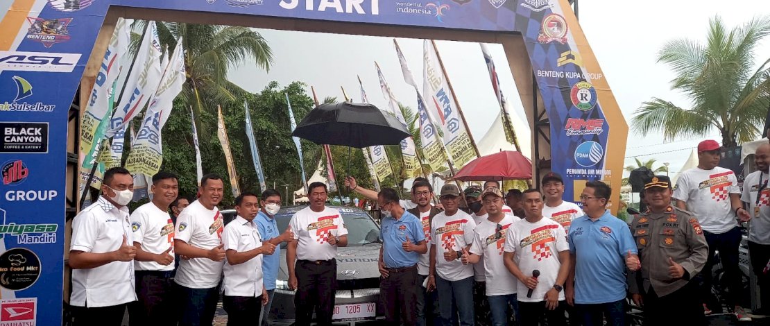Kejuaraan Nasional (Kejurnas) Benteng Kupa Rally Wisata and Fun Sulsel resmi bergulir, setelah resmi dilakukan opening ceremony oleh Kapolda Sulsel, Irjen Pol Nana Sujana, bersama dengan Ketua Harian IMI Sulsel, Syaharuddin Alrif, dan Ketua Panitia Penyelenggara, Burhan Arsad. Kejuaraan Nasional (Kejurnas) Benteng Kupa Rally Wisata and Fun Sulsel resmi bergulir, setelah resmi dilakukan opening ceremony oleh Kapolda Sulsel, Irjen Pol Nana Sujana, bersama dengan Ketua Harian IMI Sulsel, Syaharuddin Alrif, dan Ketua Panitia Penyelenggara, Burhan Arsad.
