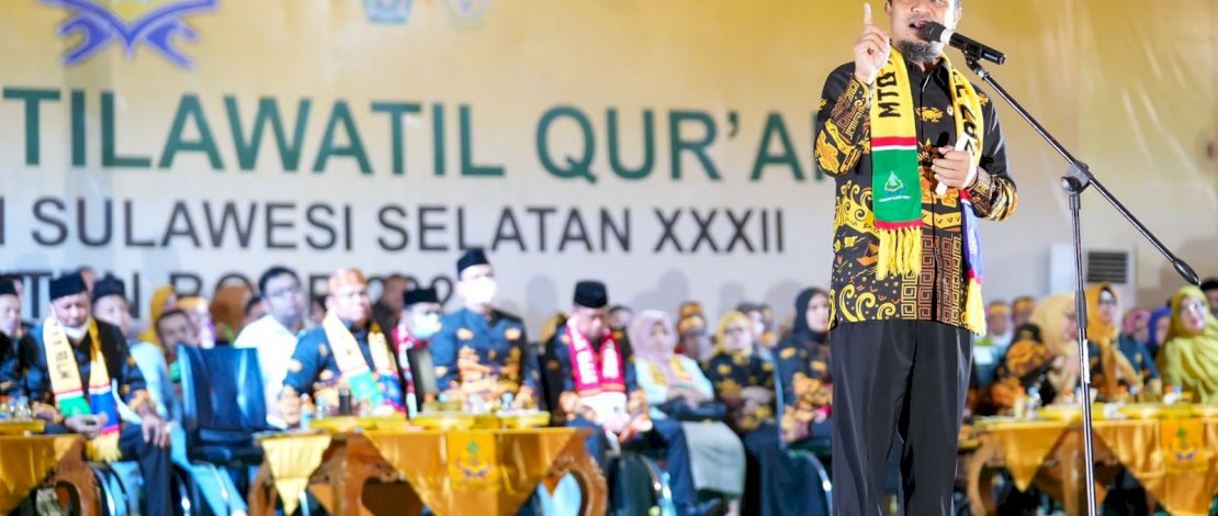 Gubernur Sulsel, Andi Sudirman Sulaiman, pada pembukaan Musabaqah Tilawatil Qur’an (MTQ) XXXII Tingkat Provinsi Sulsel, di Stadion La Patau Watampone, di Kabupaten Bone, Jum’at malam, 24 Juni 2022.