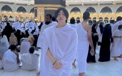 Peluk Agama Islam, Oppa Korea Ini Injakkan Kaki di Tanah Suci