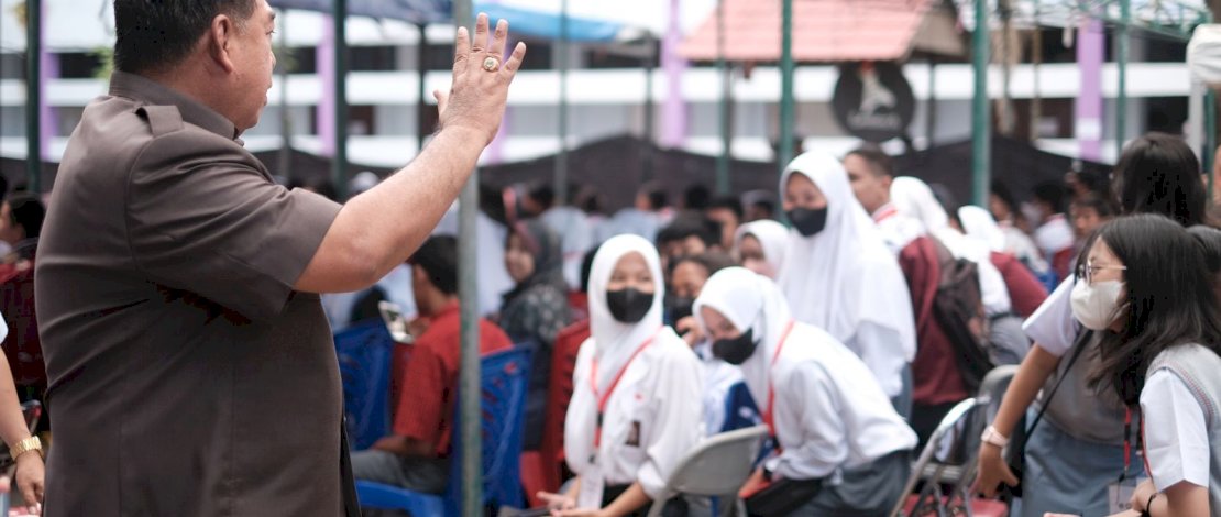 Sekertaris Daerah Provinsi Sulsel, Abdul Hayat Gani di FBSI UNM Makassar, Senin 27 Juni 2022.