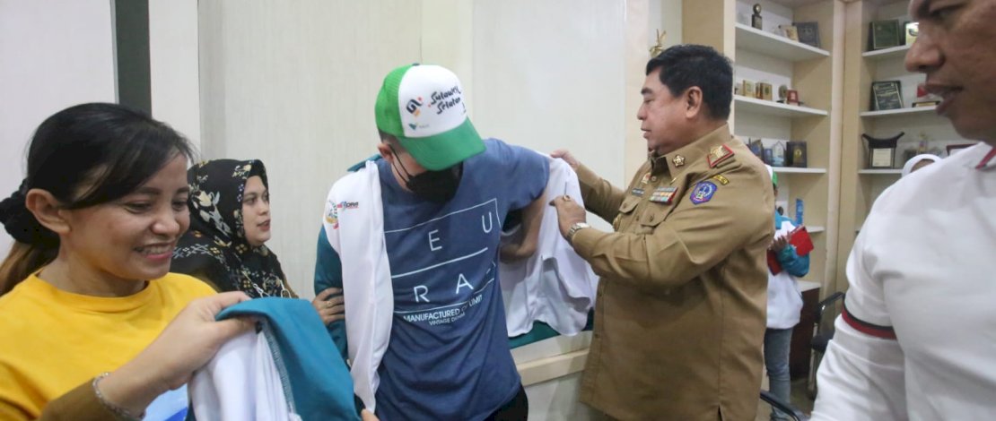 Kontingen Kormi Sulsel dilepas secara resmi oleh Sekretaris Daerah Provinsi Sulsel, Abdul Hayat Gani, di Ruang Rapat Sekda, di Kantor Gubernur Sulsel, Selasa, 28 Juni 2022. Kontingen Kormi Sulsel dilepas secara resmi oleh Sekretaris Daerah Provinsi Sulsel, Abdul Hayat Gani, di Ruang Rapat Sekda, di Kantor Gubernur Sulsel, Selasa, 28 Juni 2022.