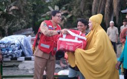 Kunjungi Korban Kebakaran,  Wabup Lutra Bawakan Semangat dan Bantuan Logistik 