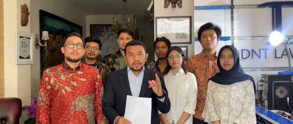 Pahrur Dalimunthe dari DNT Lawyers yang menjadi kuasa hukum pemilik lahan korban mafia tanah, saat memberikan keterangan pers.