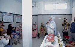Pantau Langsung Penderita Stunting, Fatmawati Rusdi Kunjungi Dua Puskesmas 