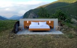 Nginap di Hotel Ini, Bikin Kamu Ikut Merasakan Masalah Dunia, Tertarik? 