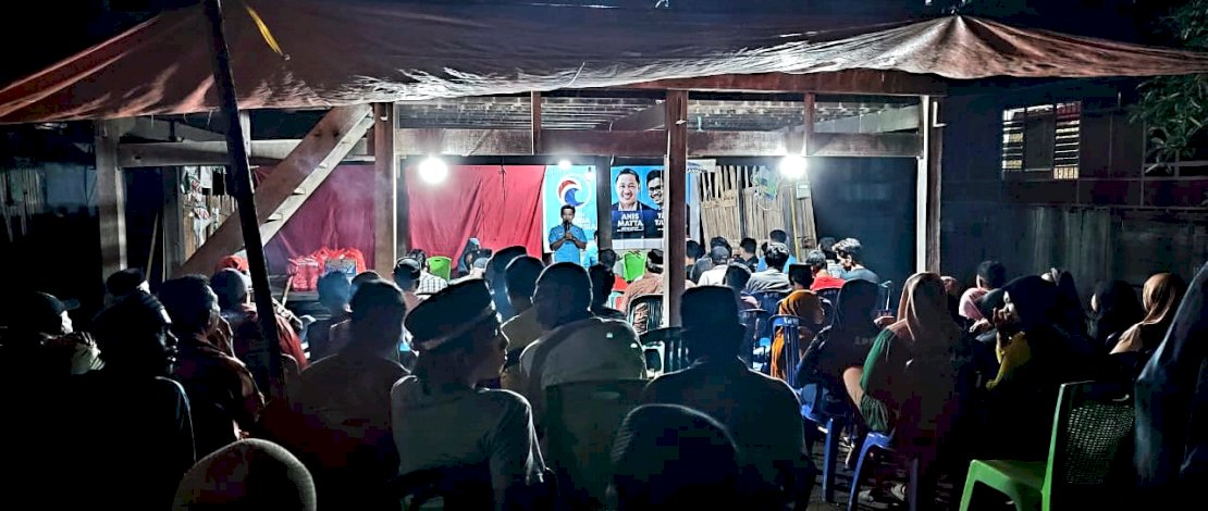 Bakal Calon Legislatif (Bacaleg) DPR RI Partai Gelora, Muhammad Taslim Tamang bersama jajaran pengurus Partai Gelora Kabupaten Wajo, melakukan Road Show dalam kaitan sosialisasi partai anyar ini di Daerah Pemilihan II DPR RI, dengan menyerap aspirasi dan berkomitmen memperjuangkan nasib masyarakat nelayan di Kecamatan Tanasitolo, Senin, (04/7/2022). Bakal Calon Legislatif (Bacaleg) DPR RI Partai Gelora, Muhammad Taslim Tamang bersama jajaran pengurus Partai Gelora Kabupaten Wajo, melakukan Road Show dalam kaitan sosialisasi partai anyar ini di Daerah Pemilihan II DPR RI, dengan menyerap aspirasi dan berkomitmen memperjuangkan nasib masyarakat nelayan di Kecamatan Tanasitolo, Senin, (04/7/2022).