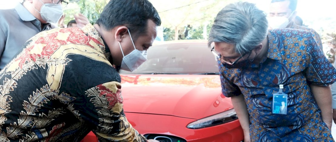 Gubernur Sulsel Gunakan Layanan Home Charging, Kendaraan Listrik Semakin Diminati di Makassar