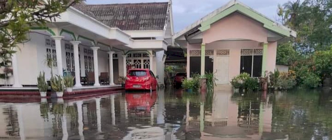 Rumah Anggota DPRD Lutra Terendam Banjir, Edi : Tidak Ada Hujan Tapi Kok... 