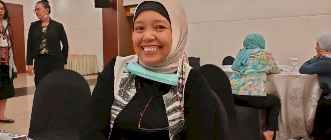 Direktur Eksekutif Habituasi, Najemia.