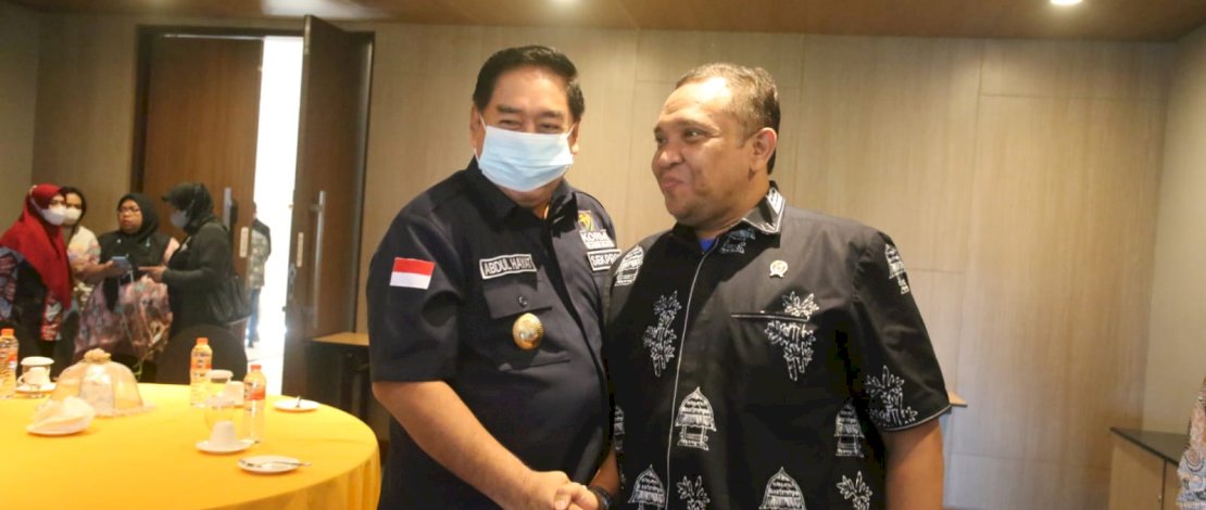Sekertaris Daerah (Sekda) Provinsi Sulsel, Abdul Hayat Gani, menerima kunjungan Wakil Menteri Ketenagakerjaan Afriansyah Noor, di Hotel Gammara, Makassar, Kamis, 7 Juli 2022.