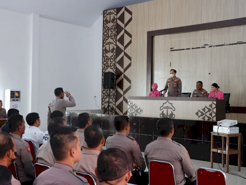 Hari Pertama Kerja, Kapolres Luwu Paparkan Arahan Pelaksanaan Tugas Polri