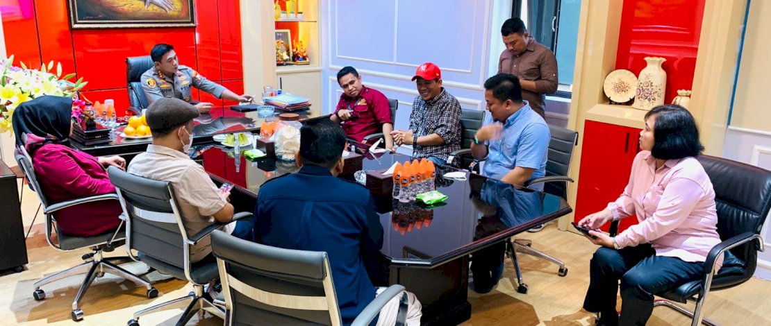 KPU Kota Makassar melakukan kunjungan ke Kantor Polrestabes Makassar, Selasa, 12 Juli 2022. KPU Kota Makassar melakukan kunjungan ke Kantor Polrestabes Makassar, Selasa, 12 Juli 2022.
