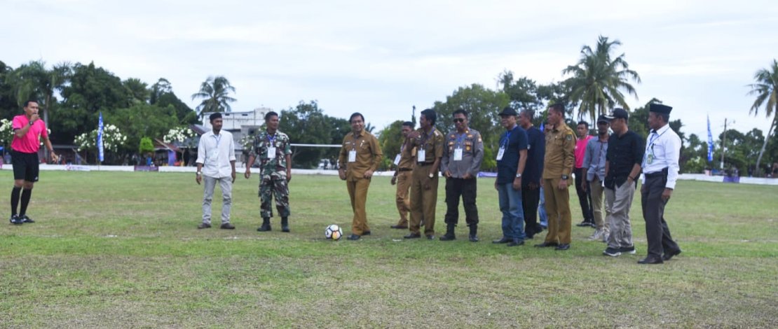 Buka Turnamen  Sepak Bola Wija To Pao Cup,  Wabu Suaib  Berharap Lutra Lahirkan Atlet Berbakat