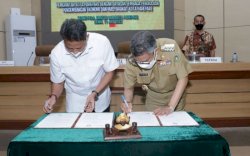 Wali Kota Parepare Taufan Pawe Teken MoU BPJS Tenaga Dan YLP2M