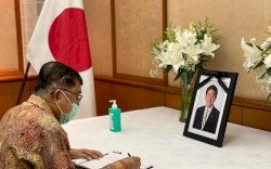 Sampaikan Duka Cita di Kedubes Jepang, JK Kenang Kebersamaan dengan Shinzo Abe