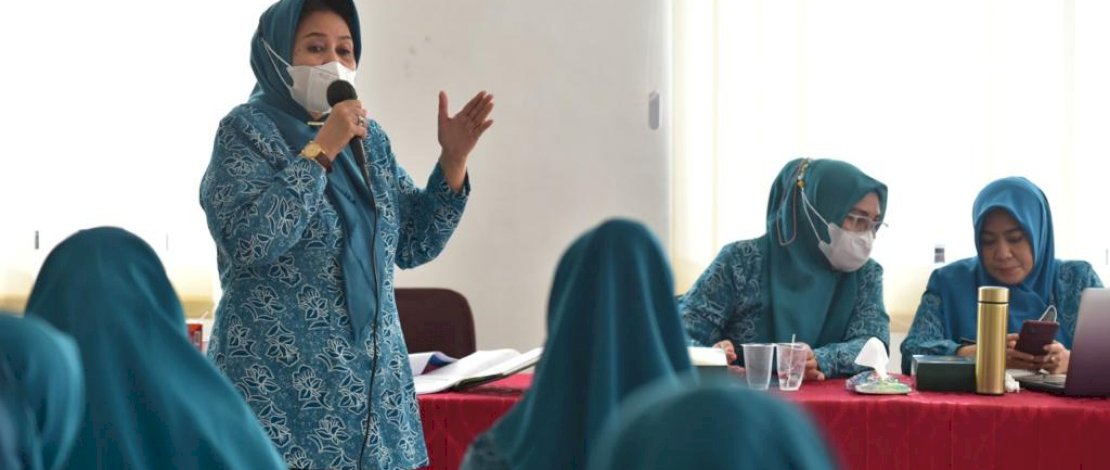 PKK Sulsel menggelar Rapat Penyamaan Persepsi Tugas dan Fungsi Gerakan PKK Provinsi Sulsel, di Gedung PKK Sulsel, Rabu, 13 Juli 2022. PKK Sulsel menggelar Rapat Penyamaan Persepsi Tugas dan Fungsi Gerakan PKK Provinsi Sulsel, di Gedung PKK Sulsel, Rabu, 13 Juli 2022.