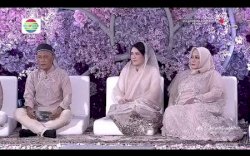Suasana Pengajian Via Vallen Berlangsung Khidmat dengan Konsep Alam yang Menenangkan