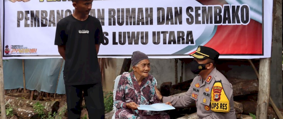 Hari Ke-4 Jabat Kapolres Lutra, AKBP Galih Indragiri Bangun Rumah untuk Seorang  Lansia