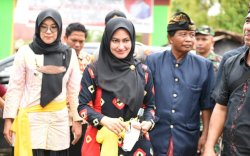 Umat Hindu Lutra Gelar Ngaben Massal, Bupati Indah Tunjukkan Dukungan 